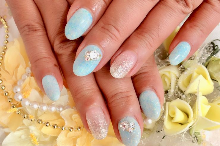 シンプルで上品なネイル